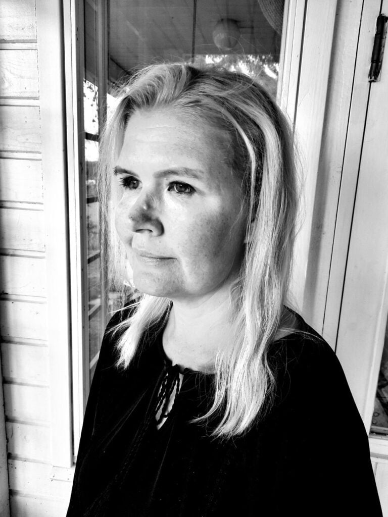 Kirjailijablogi: Jenni Kirves "Sota lähensi, korona eristi"